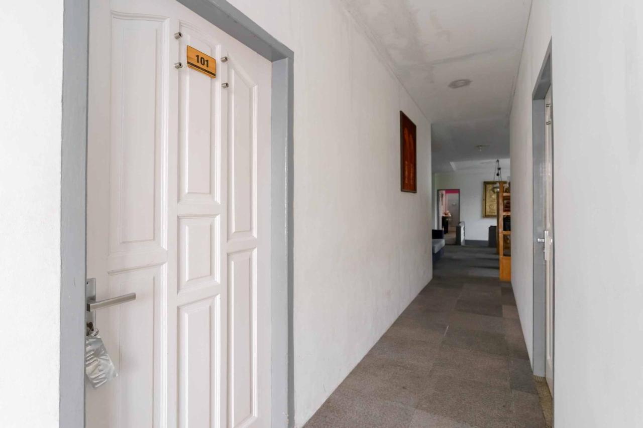 Urbanview Hotel Ananda Syariah By Reddoorz Bukittinggi Exteriér fotografie