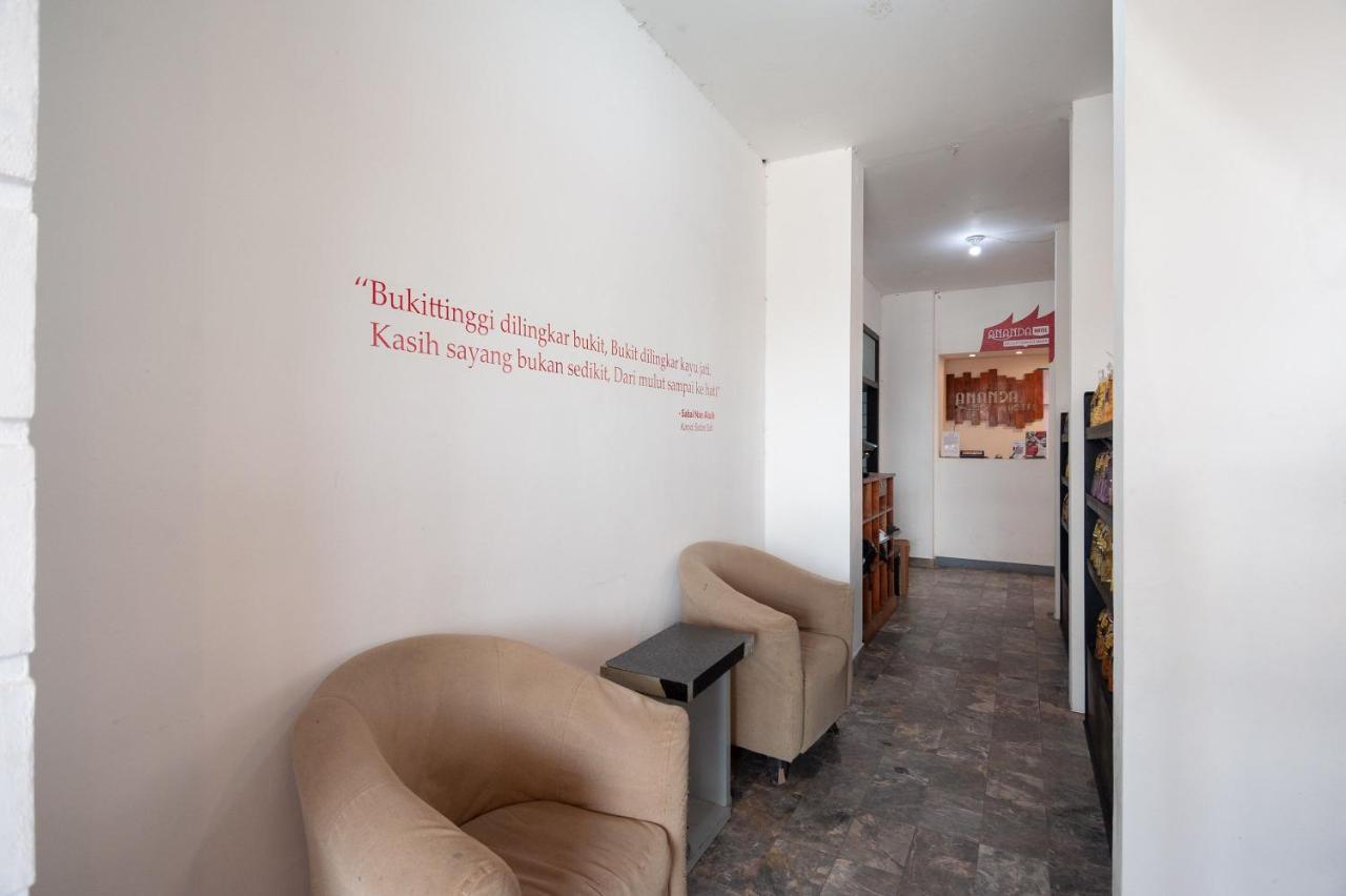 Urbanview Hotel Ananda Syariah By Reddoorz Bukittinggi Exteriér fotografie